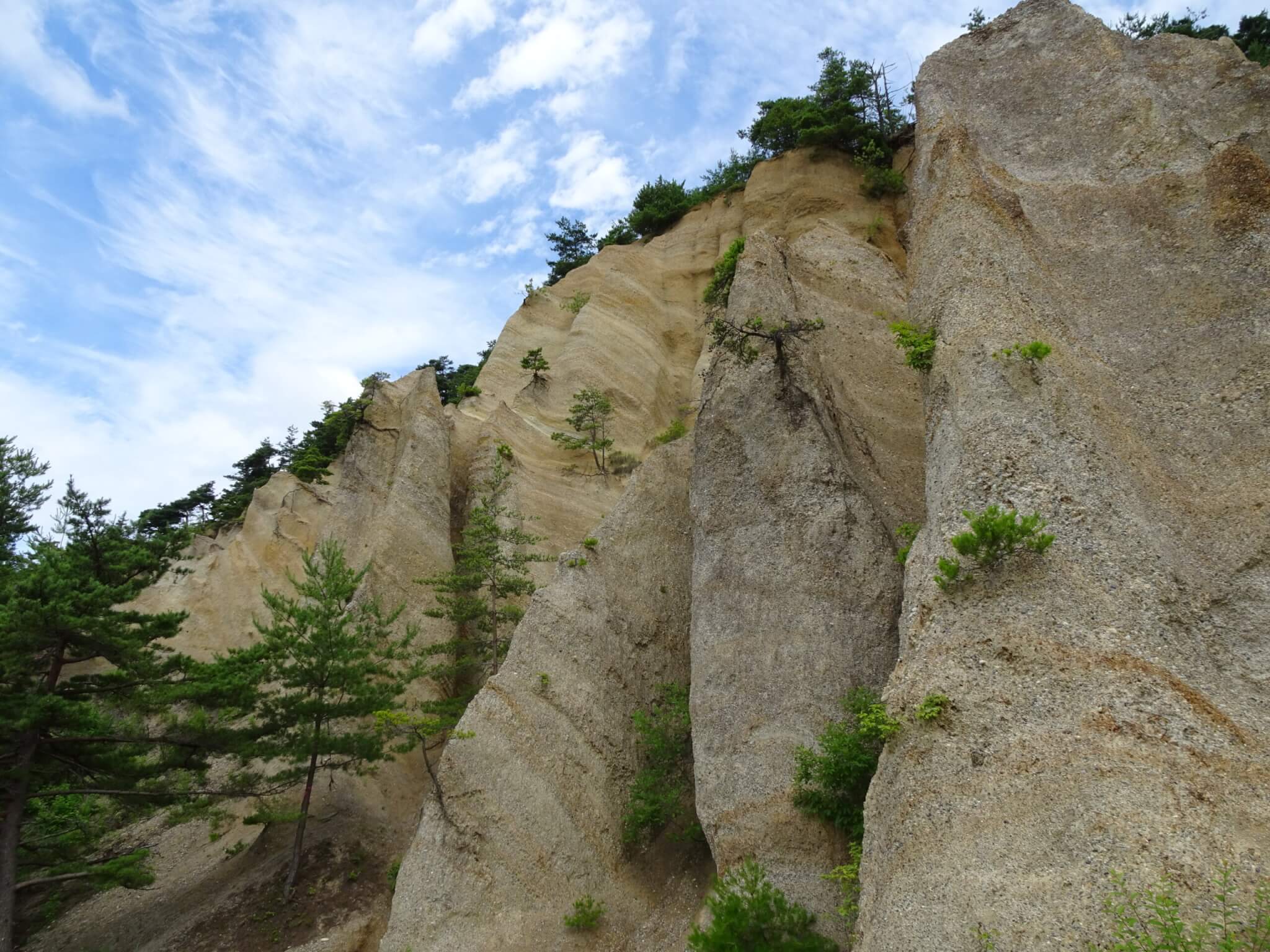 断崖絶壁の｢鴻の巣｣は、その昔鉱山だった！ | 塩田まちづくり協議会